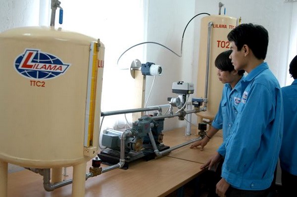 โรงเรียนอาชีวะศึกษาแห่งแรกของเวียดนามเข้าเป็นสมาชิกของสมาคมอาชีพยุโรป